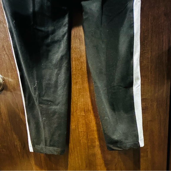 ❤️ VS -PINK Black Leggings - Picture 3 of 7